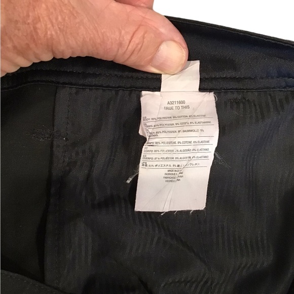 Volcom mens shorts. Size 34. - Picture 4 of 9